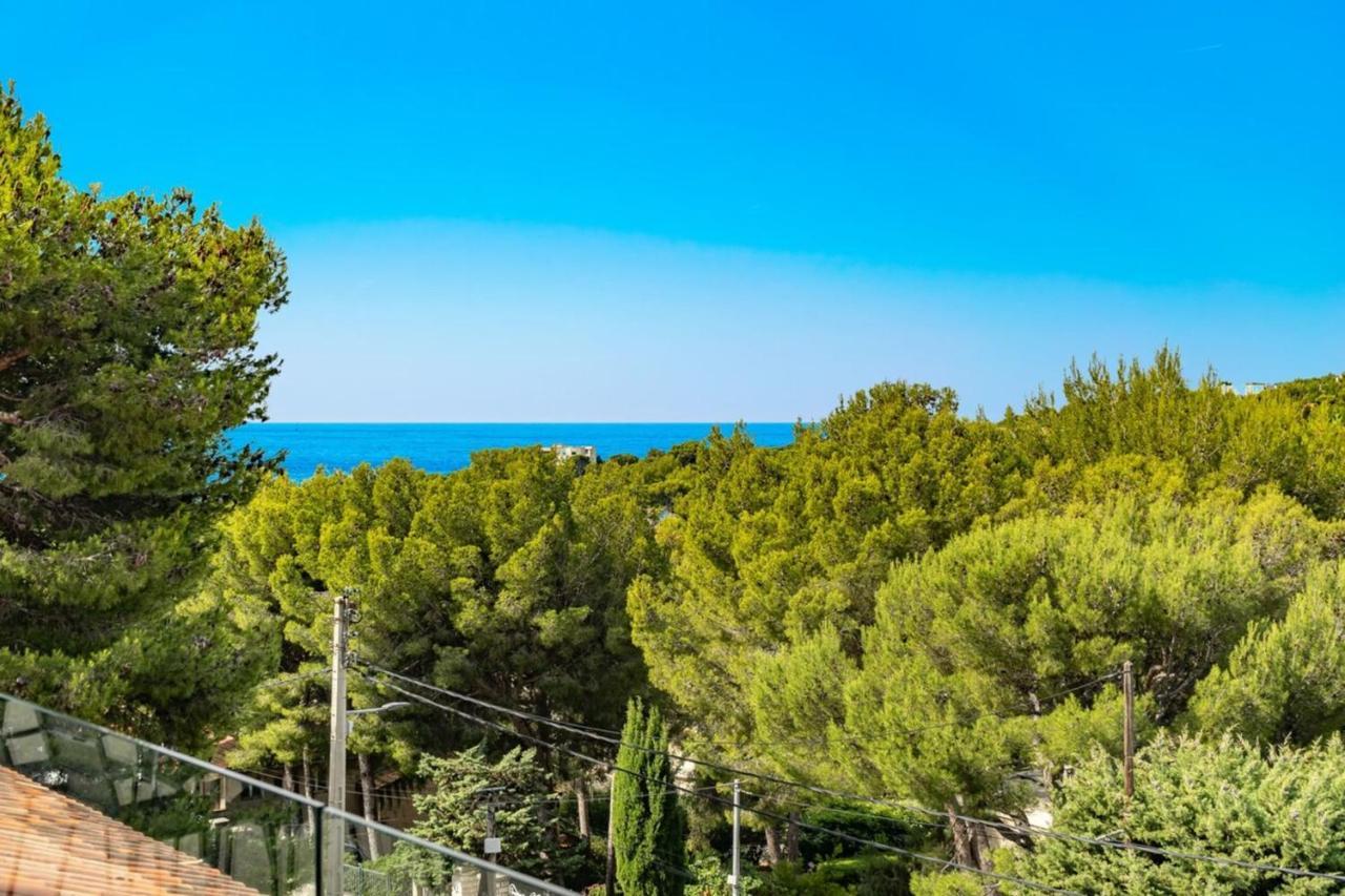 Giovannina-N4 Cassis Exteriör bild